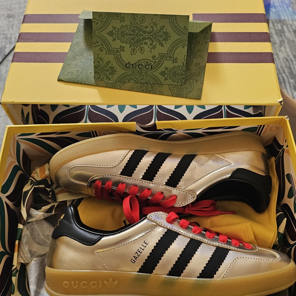 Gucci Women's Gold and Black Sneakers